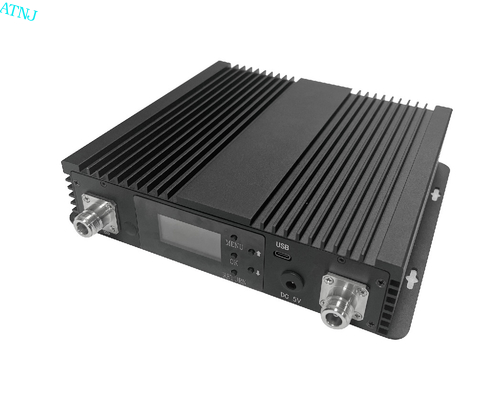 Bon prix Répétiteur sélectif à bande numérique tribande 900 1800 2100 MHz Personnalisé pour l'amplification du signal en ligne